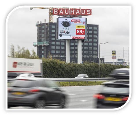 reclame langs de snelweg.